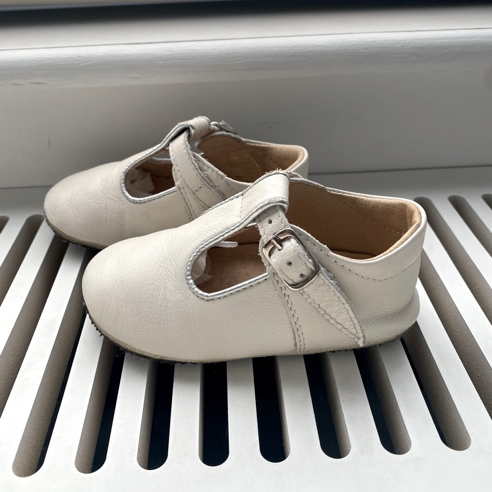 Papouelli London cream Babette Mary Jane, size 4